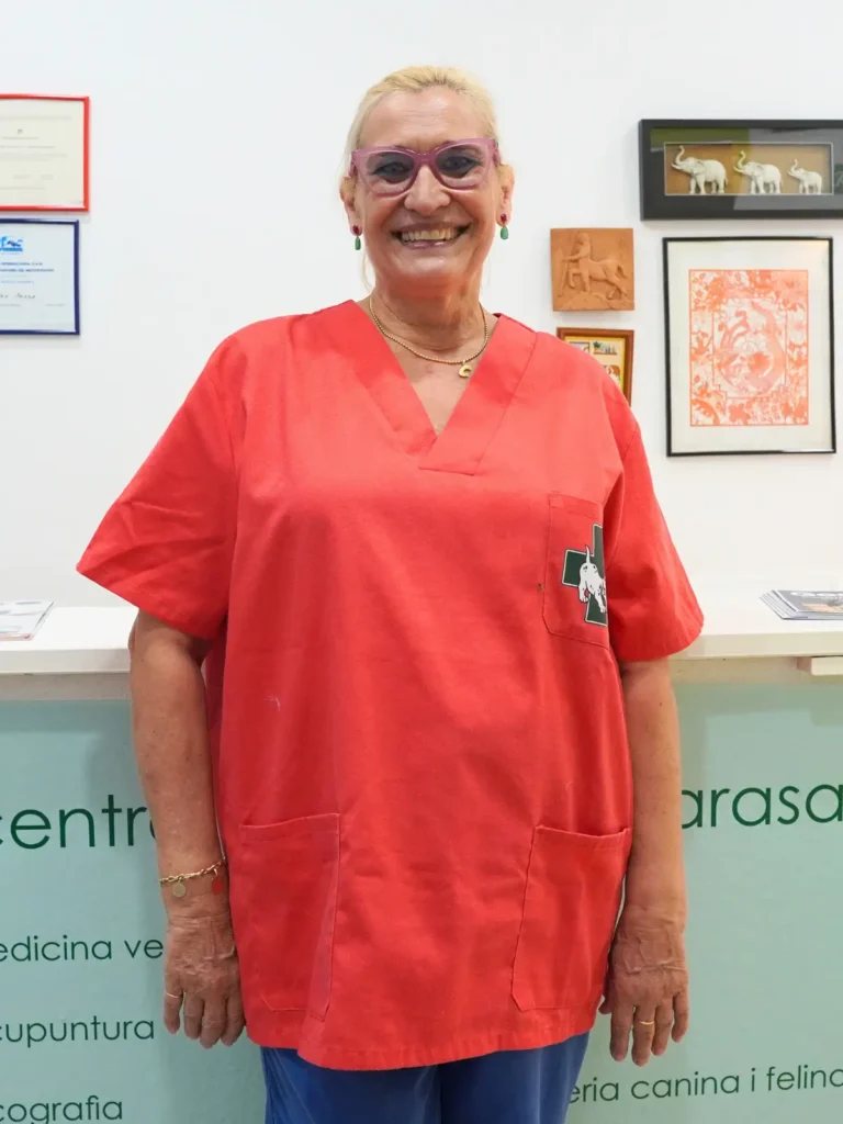 Doctora Maria Conxa Arasa en la clínica veterinaria ARASA en Tortosa